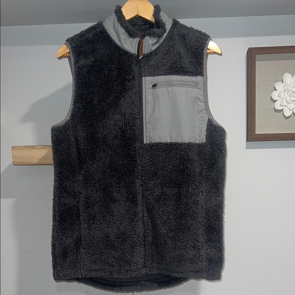 Black Fleece Vest with Gray Pocket